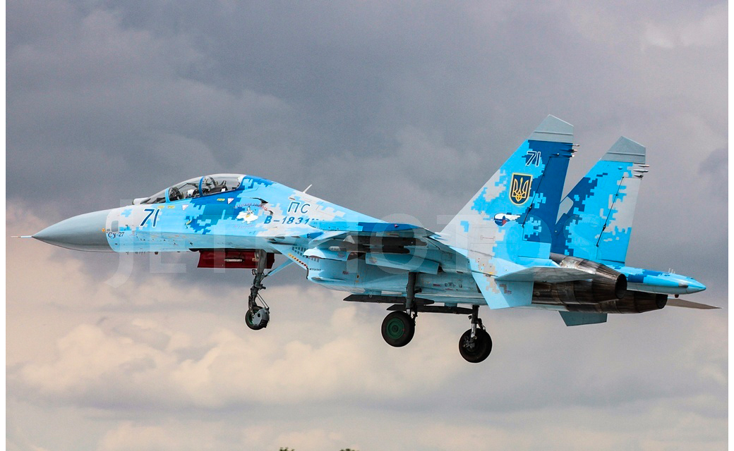 #71 Sukhoi Su-27UB Flanker C Ukraine Air Force © Matthew Hallam